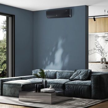 Сплит-системы Electrolux EACS/I-24HEN-BLACK/N8_24Y серии Enterprise Super DC Inverter  - фото в интерьере
